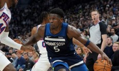 爱游戏足球体育-NBA控卫展现高效率，带领球队获得胜利的简单介绍