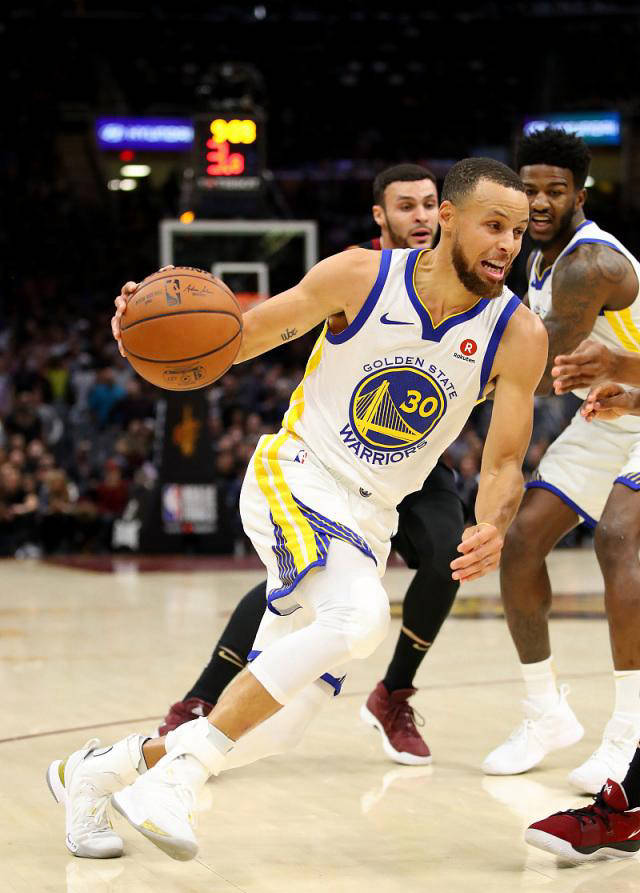 美国NBA总决赛揭幕火箭战勇士