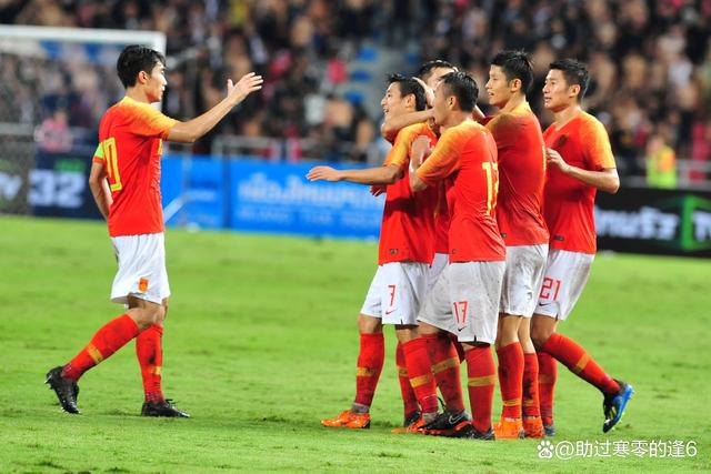 国内足球职业联赛争夺战中掀起波澜的简单介绍