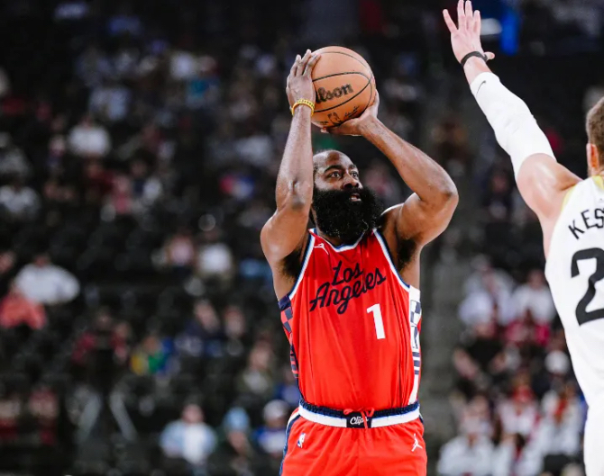 NBA巨星生涯回顾传播热播，粉丝疯狂追捧的简单介绍