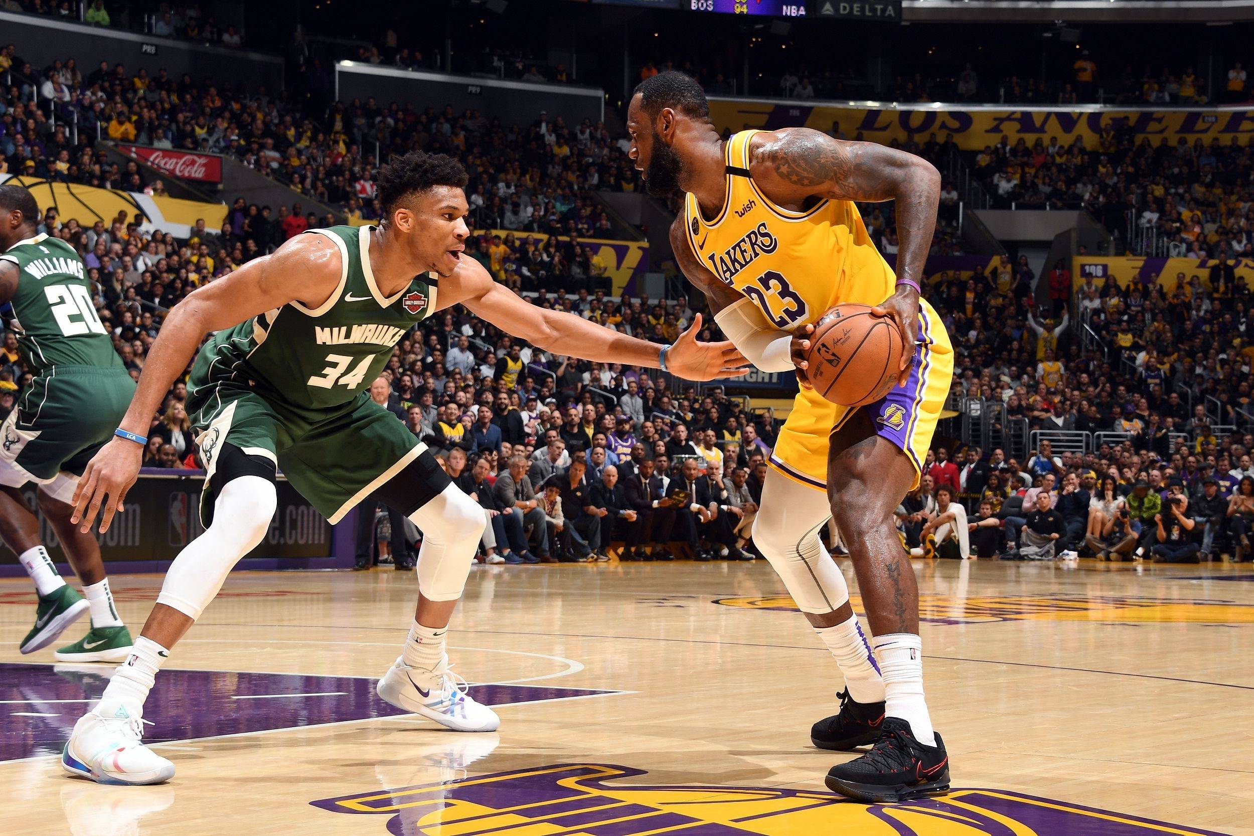 NBA巨星生涯回顾传播热播，粉丝疯狂追捧的简单介绍
